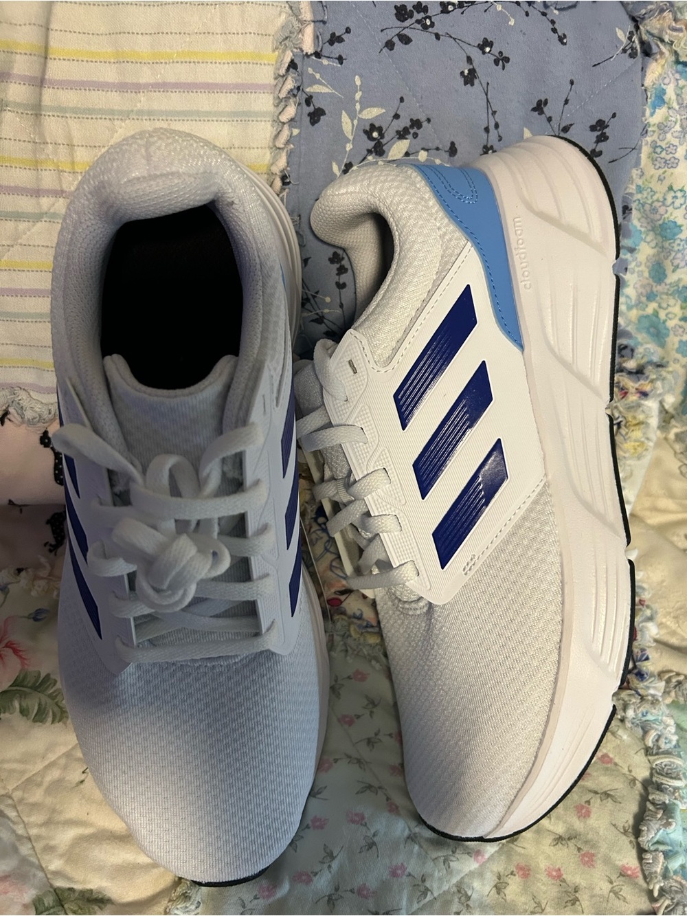 Adidas New in Box Men’s Galaxy 6 Running Shoes, White W/Blue Accents, Sz 9.5